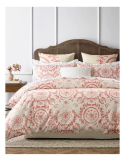 Heritage Rose Medallion Quilt Cover Set In Multi