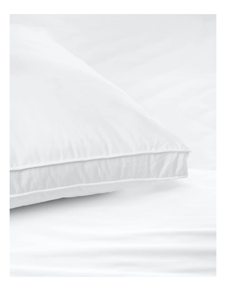 King Sized Signature Hotel Hypoallergenic Pillow 233TC 6 King Sized Signature Hotel Hypoallergenic Pillow 233TC - Image 4